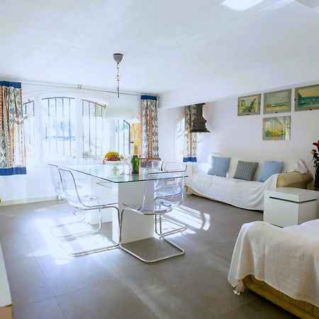 Suitur Beachfront Apartment Roc De Sant Gaieta Roda de Bará Buitenkant foto