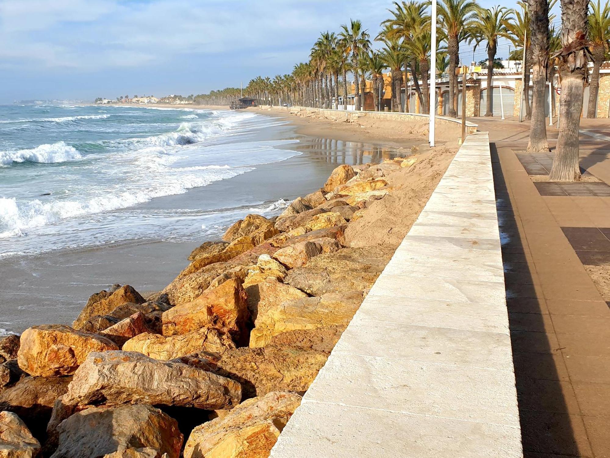 Suitur Beachfront Apartment Roc De Sant Gaieta Roda de Bará Buitenkant foto